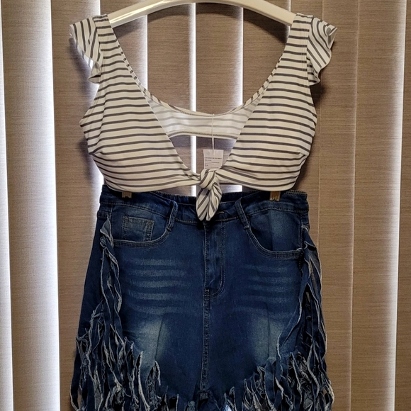 NWOT / COCOSHIP Swimwear Top - Picture 4 of 4